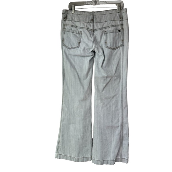 BCBGeneration Vintage 90s Light Denim Wide Leg Flare Jeans, 28 - Picture 6 of 13